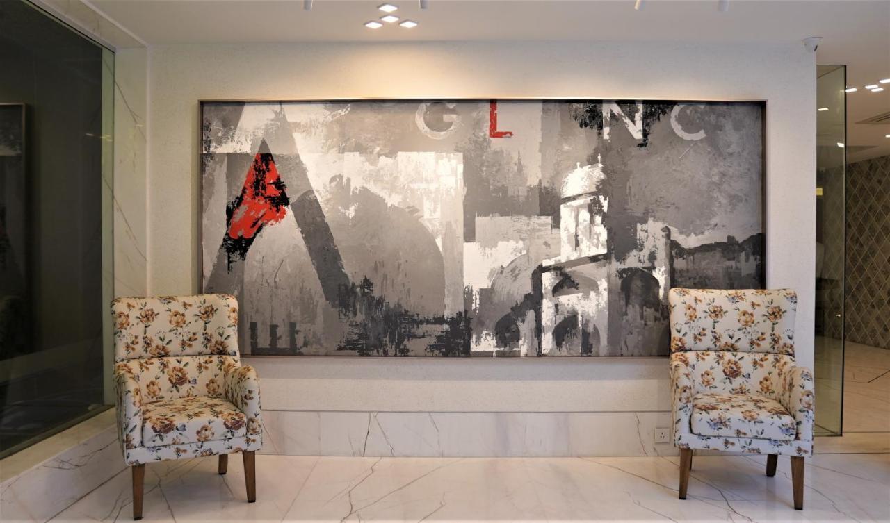 De Glance Hotel Surat Luaran gambar